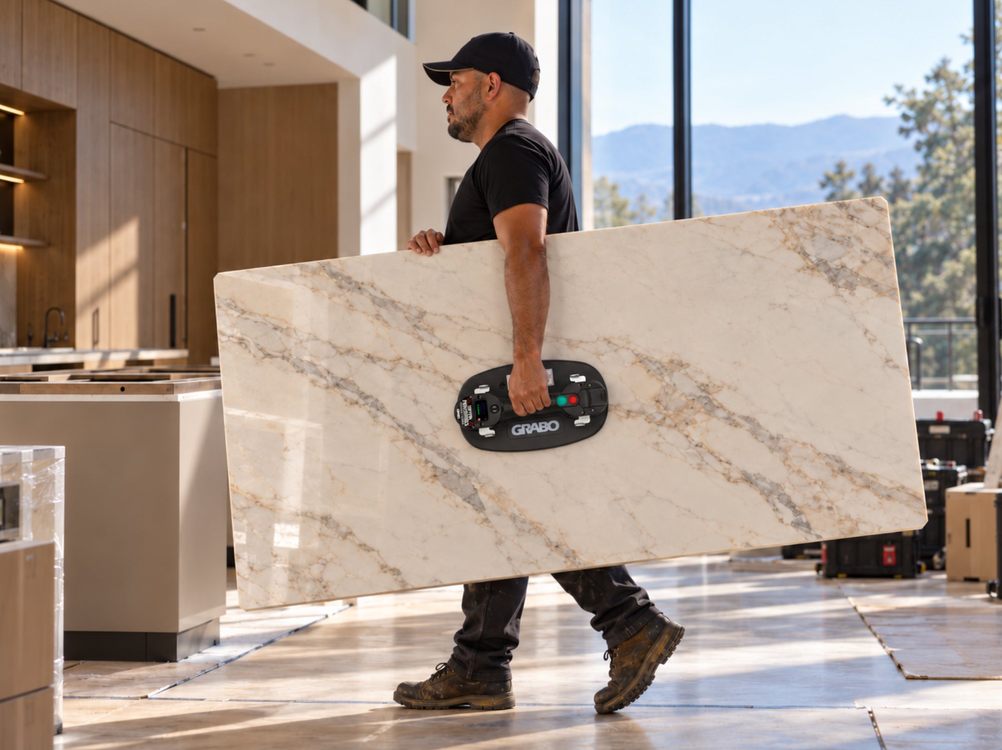 GRABO Pro Lifter 20 in gebruik voor het tillen en positioneren van groot plaatmateriaal